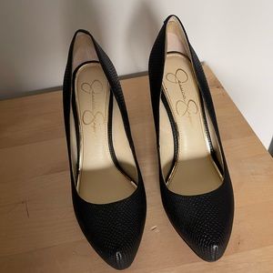 Jessica Simpson Black Pumps